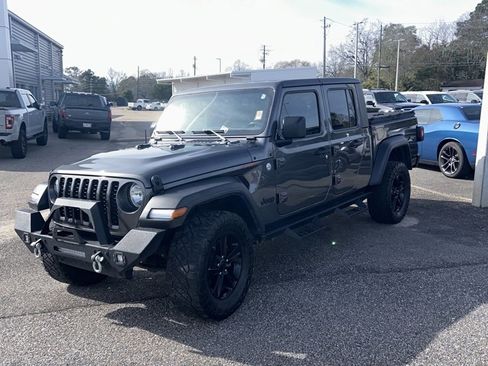Used 2020 Jeep Gladiator Sport w/ Quick Order Package 24S image 2