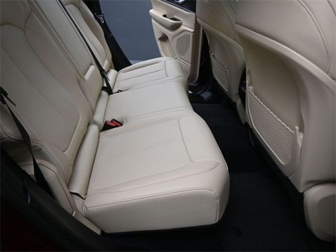 Used 2024 Jeep Grand Cherokee Limited w/ Luxury Tech Group II image 37