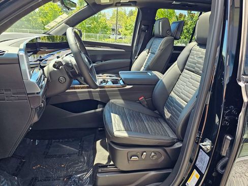 New 2026 Cadillac Escalade Platinum Sport w/ LPO, ONYX Package AWD/4WD image 23