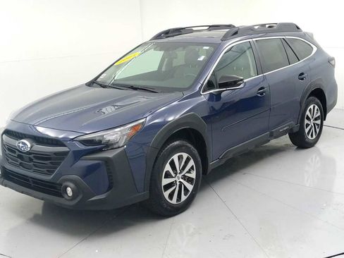Certified 2025 Subaru Outback Premium image 3