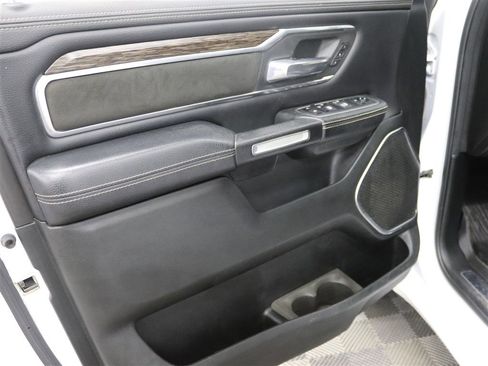 Used 2019 RAM 1500 Laramie AWD/4WD image 18