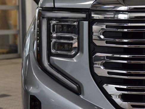 Used 2025 GMC Sierra 1500 Denali w/ Denali Reserve Package AWD/4WD image 12
