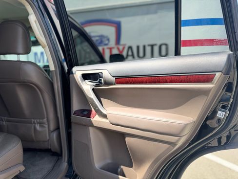 Used 2018 Lexus GX 460 Premium w/ Premium Package image 22