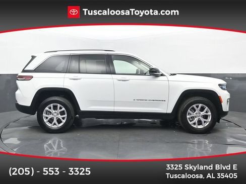 Used 2022 Jeep Grand Cherokee Limited AWD/4WD image 1