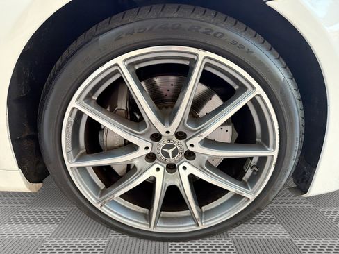 Used 2019 Mercedes-Benz S 560 Sedan image 32