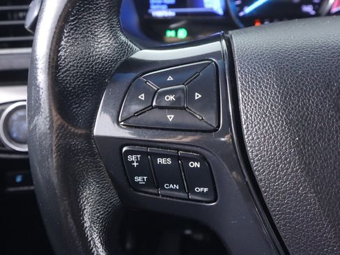 Used 2018 Ford Explorer XLT w/ Equipment Group 201A AWD/4WD image 13