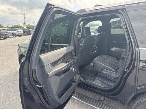 Used 2024 Ford Expedition Max Platinum image 17