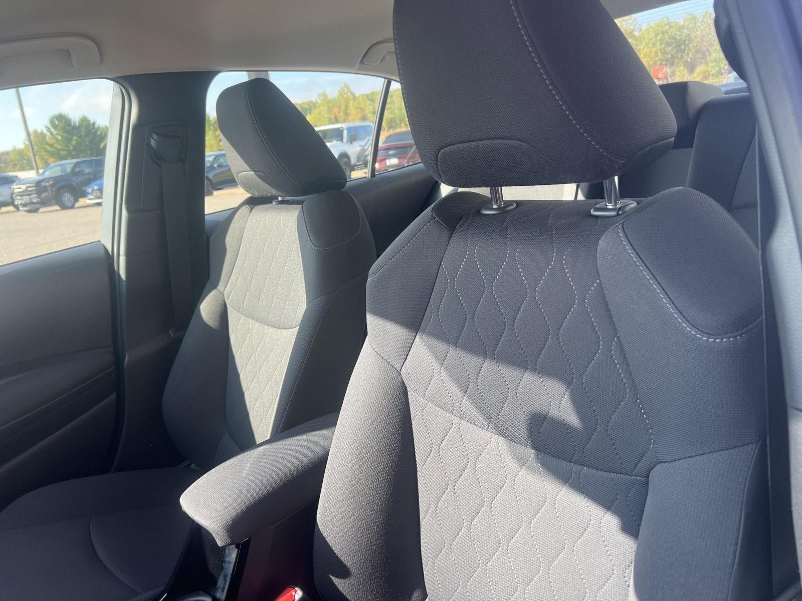 Used 2021 Toyota Corolla LE FWD image 15