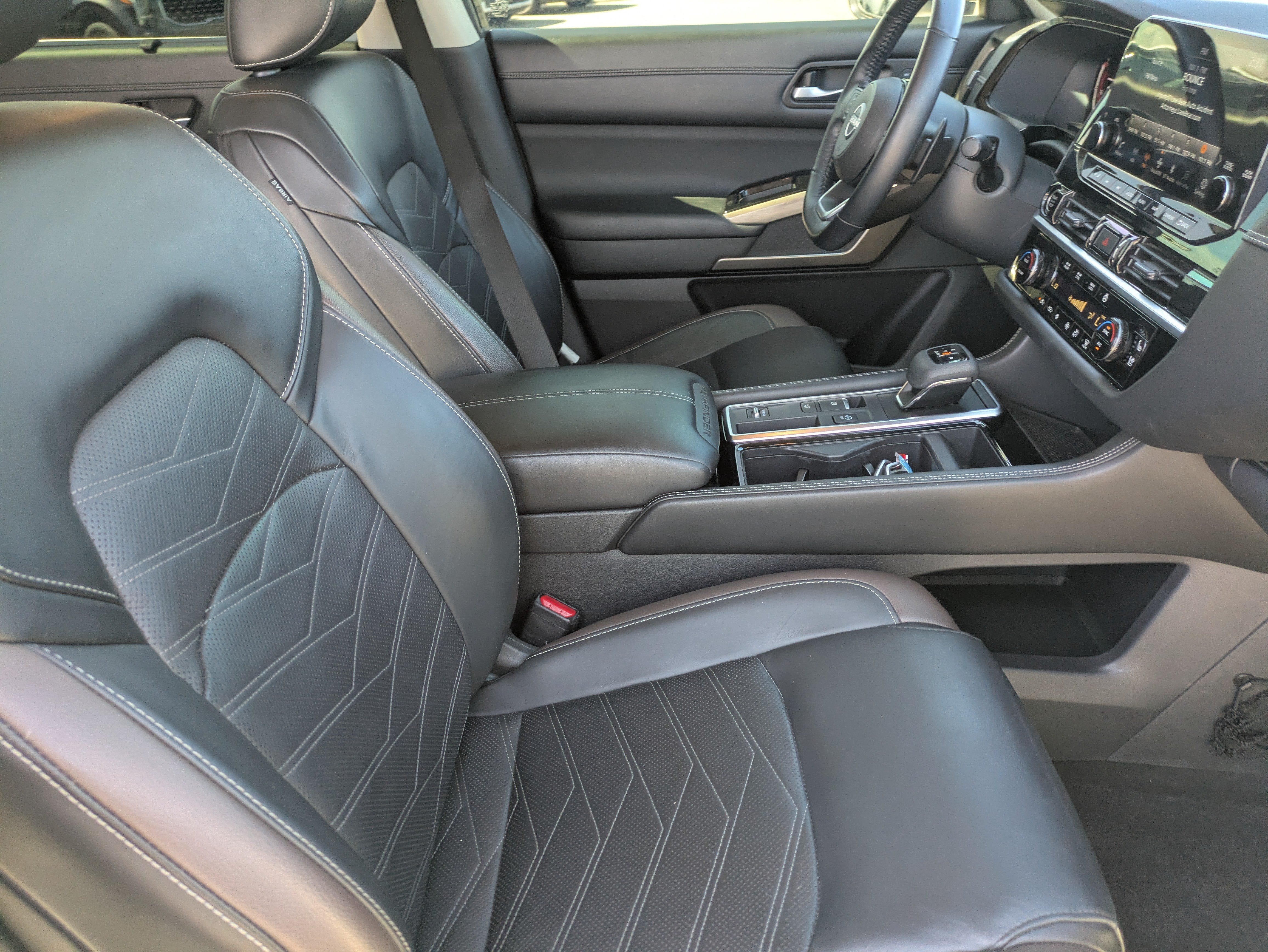 Used 2023 Nissan Pathfinder Platinum w/ Cargo Package FWD image 12
