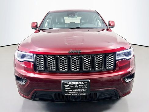 Used 2022 Jeep Grand Cherokee Laredo X image 2