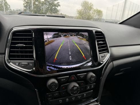 Used 2019 Jeep Grand Cherokee Altitude image 17