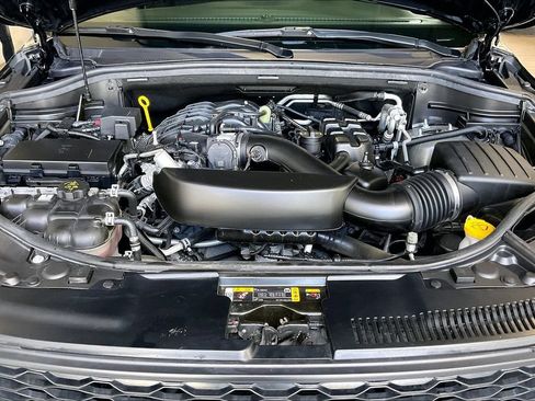 Used 2025 Dodge Durango GT RWD image 28