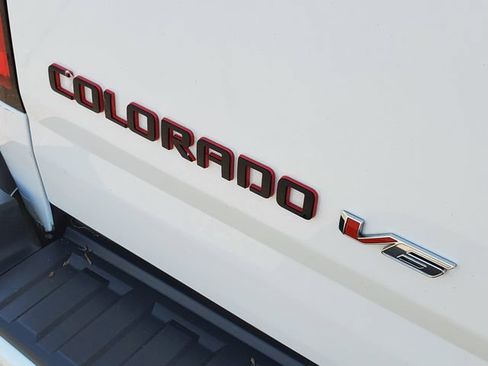 Used 2017 Chevrolet Colorado LT w/ Redline Special Edition AWD/4WD image 31