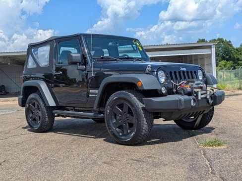 Used 2018 Jeep Wrangler Sport AWD/4WD image 2
