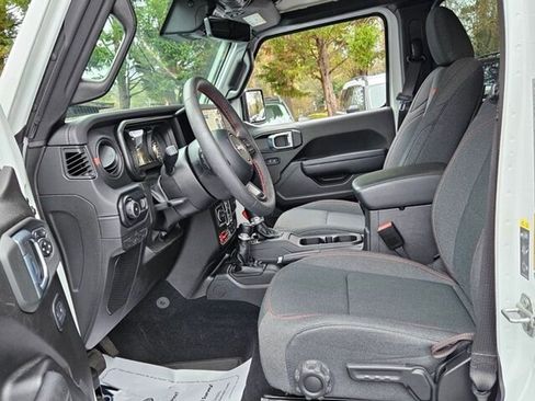 Used 2024 Jeep Wrangler Unlimited Rubicon w/ Technology Group image 6