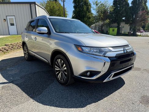 Used 2020 Mitsubishi Outlander FWD image 7