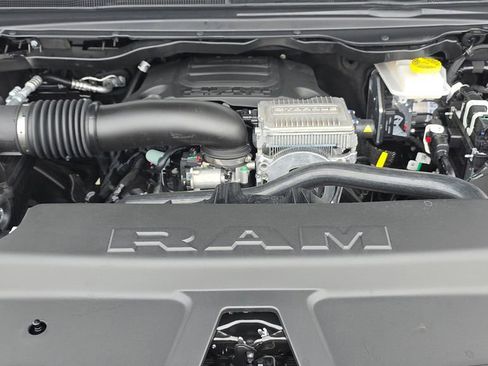 New 2026 RAM 1500 4x4 Crew Cab image 11