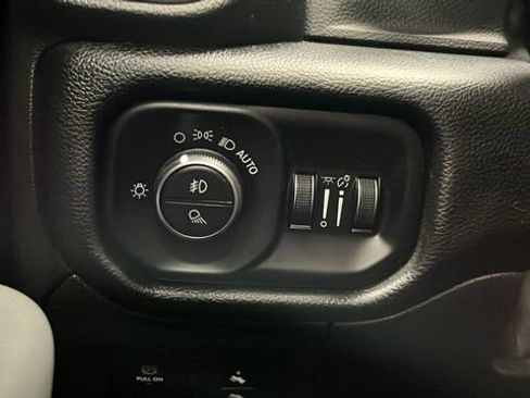 Used 2019 RAM 1500 Big Horn AWD/4WD image 29