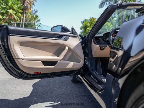 Used 2024 Porsche 911 Cabriolet image 28