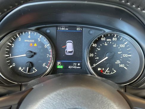 Used 2020 Nissan Rogue SV FWD image 31