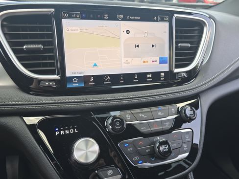 New 2026 Chrysler Pacifica Limited w/ S Appearance Package image 31