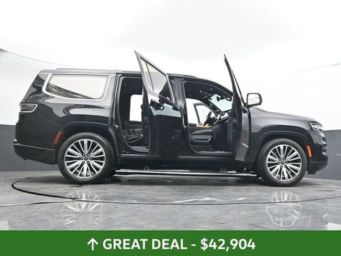 Used 2022 Jeep Grand Wagoneer Series III AWD/4WD image 80