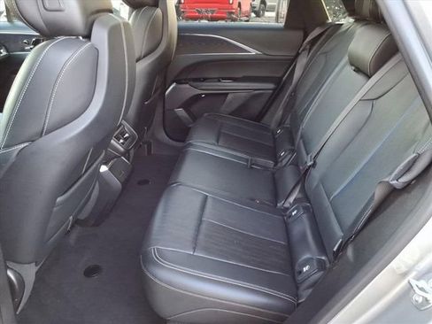 Certified 2024 Cadillac Lyriq Luxury image 7