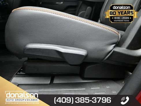 Used 2022 GMC Acadia AT4 w/ Technology Package image 10