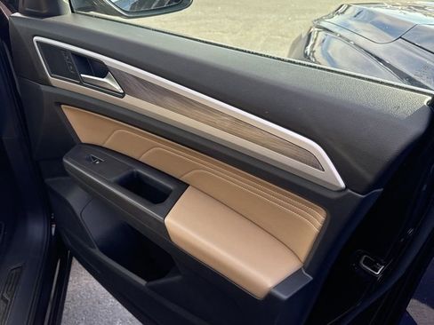 Used 2022 Volkswagen Atlas Cross Sport SE image 8