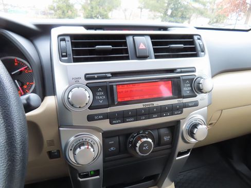 Used 2011 Toyota 4Runner 4WD image 23