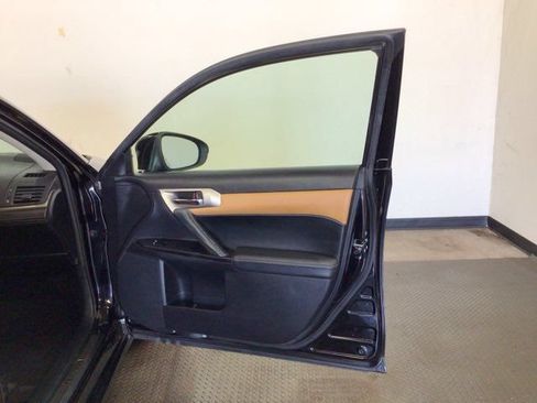 Used 2014 Lexus CT 200h FWD image 9