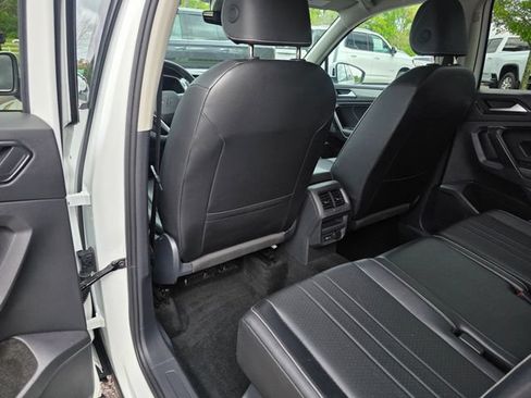 Used 2024 Volkswagen Tiguan SE AWD/4WD image 14