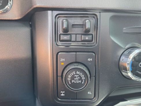 New 2026 Ford F250 Platinum w/ Tremor Off-Road Package AWD/4WD image 23