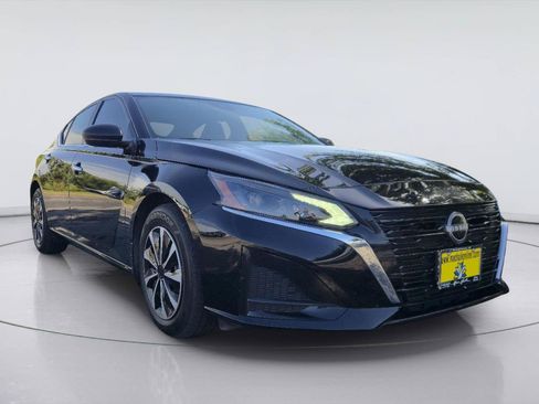 Used 2024 Nissan Altima 2.5 S FWD image 7