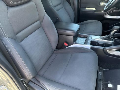 Used 2022 Nissan Frontier SV w/ Technology Package RWD image 35