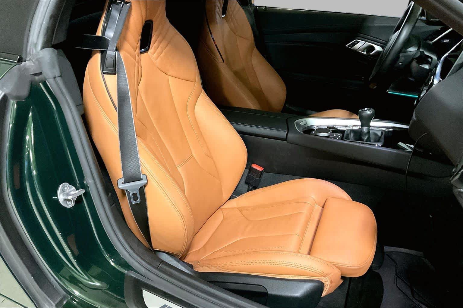 Used 2025 BMW Z4 M40i w/ Edition RWD image 8