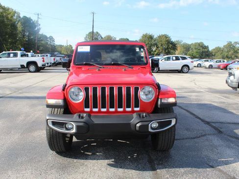 Used 2020 Jeep Wrangler Unlimited Sahara image 2