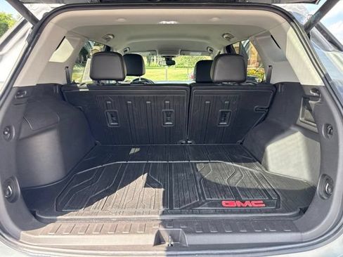 Used 2024 GMC Terrain SLT w/ Tech Package AWD/4WD image 11