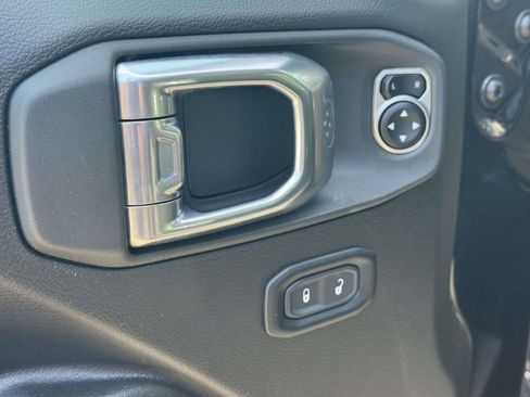Used 2024 Jeep Wrangler Unlimited Sport AWD/4WD image 17