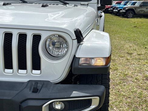 Used 2019 Jeep Wrangler Unlimited Sahara w/ Dual Top Group image 9