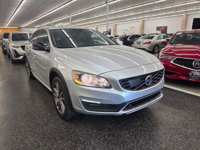 Used 2017 Volvo V60 T5 Cross Country w/ Climate Package AWD/4WD image 4