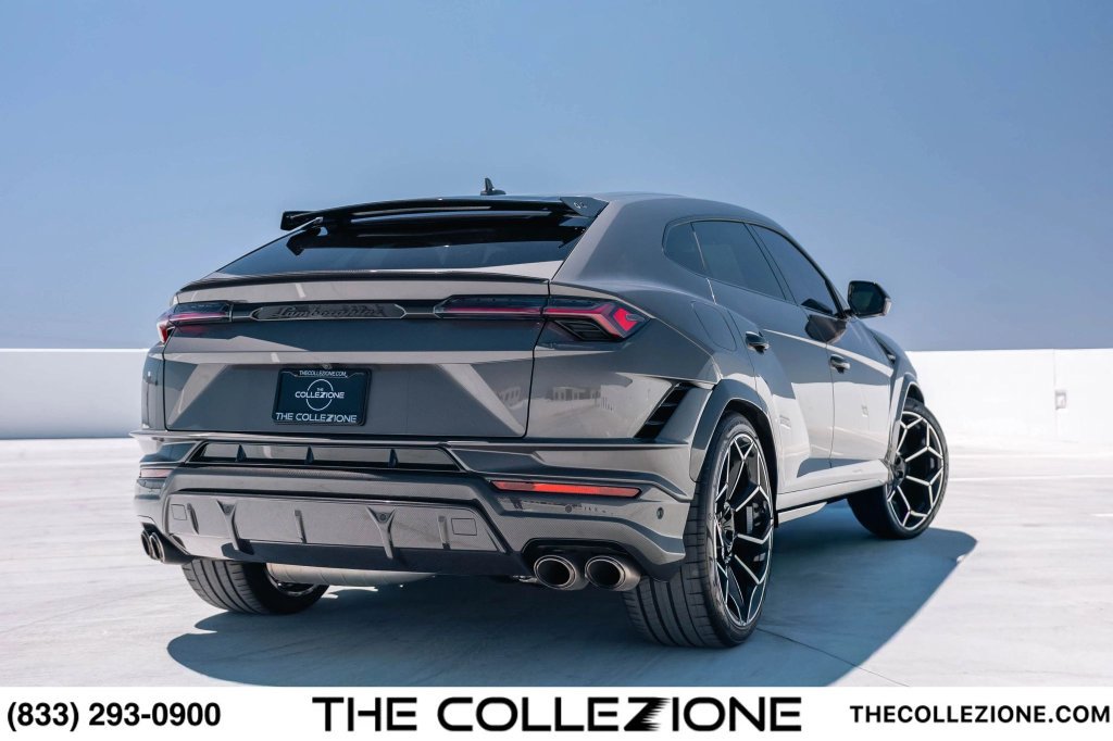 Used 2023 Lamborghini Urus Performante AWD/4WD image 29