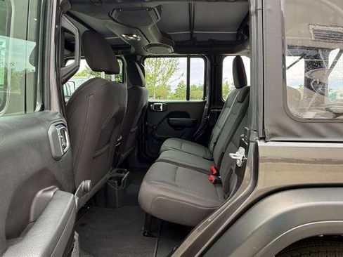 Used 2022 Jeep Wrangler Unlimited Sport AWD/4WD image 12
