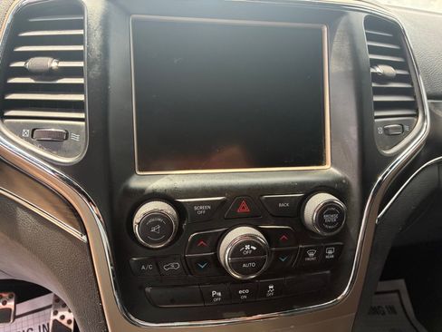 Used 2014 Jeep Grand Cherokee Limited w/ Luxury Group II AWD/4WD image 35