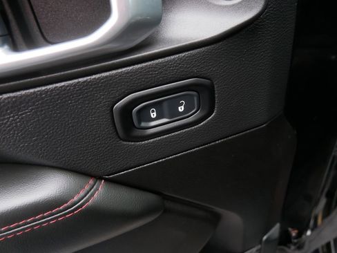 Used 2024 Jeep Wrangler Unlimited Rubicon AWD/4WD image 16