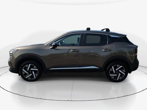 Used 2026 Nissan Kicks SV w/ SV Premium Package FWD image 7