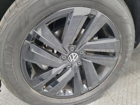 Used 2022 Volkswagen Atlas Cross Sport SE FWD image 31