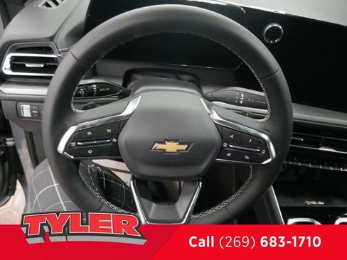 New 2025 Chevrolet Traverse LT w/ Driver Confidence Package image 28