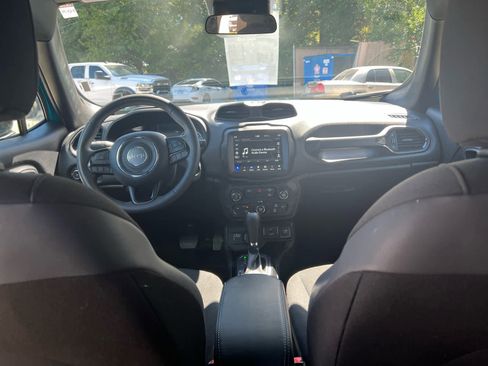 Used 2022 Jeep Renegade Altitude image 32