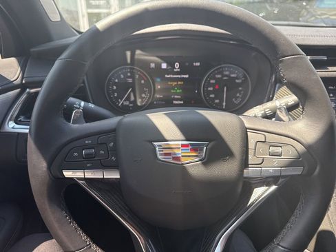 Used 2024 Cadillac XT6 Sport w/ Technology Package AWD/4WD image 11